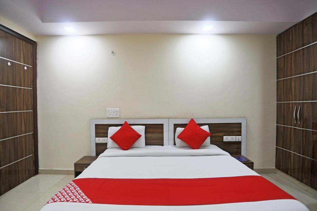 Hotel Rampal Palace Új-Delhi Kültér fotó