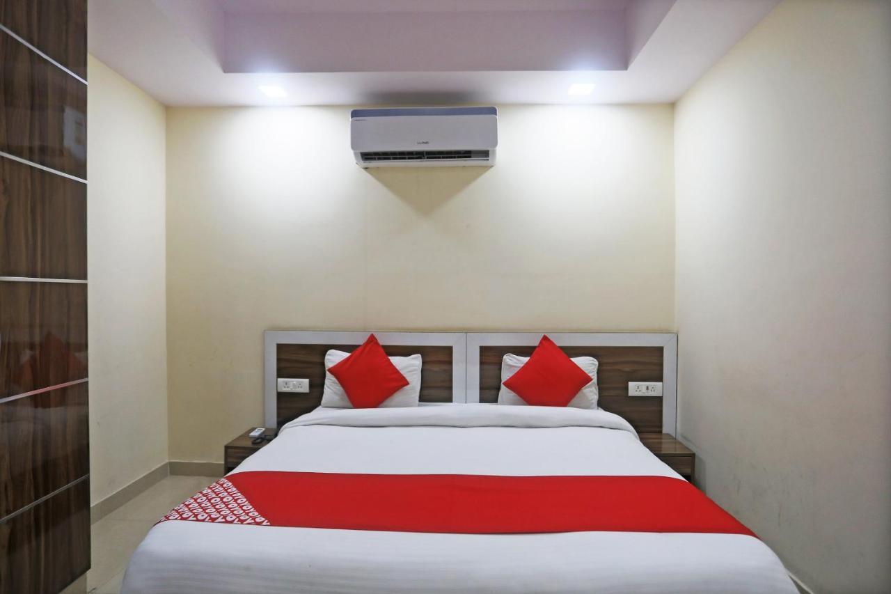 Hotel Rampal Palace Új-Delhi Kültér fotó