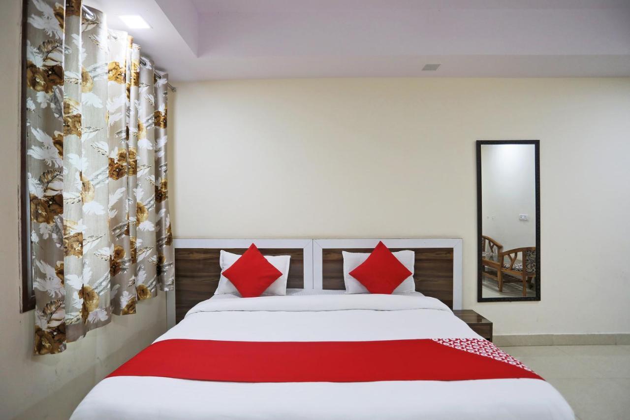 Hotel Rampal Palace Új-Delhi Kültér fotó