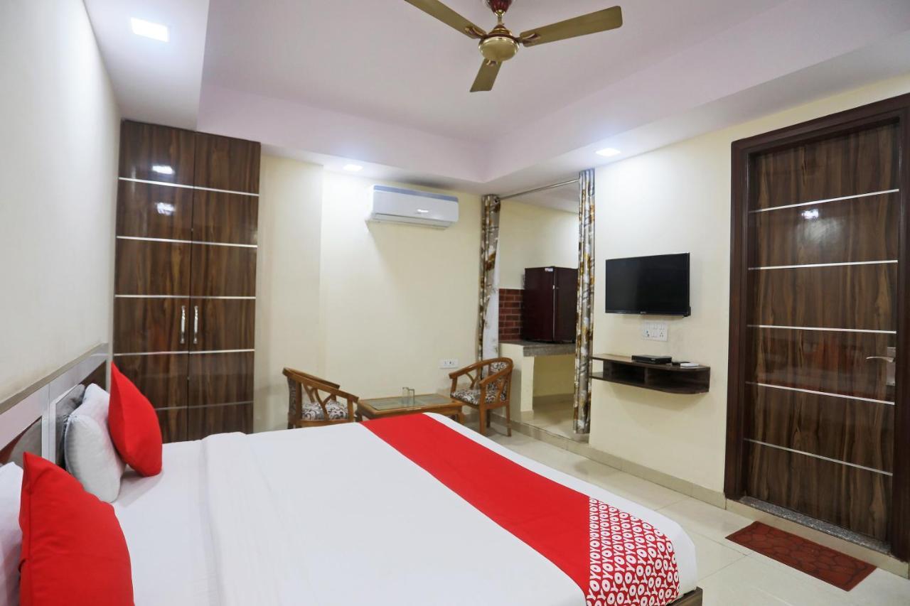 Hotel Rampal Palace Új-Delhi Kültér fotó
