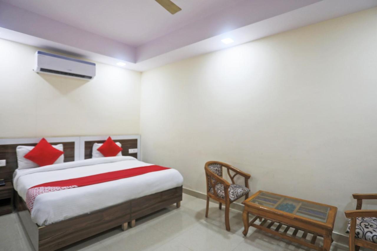 Hotel Rampal Palace Új-Delhi Kültér fotó