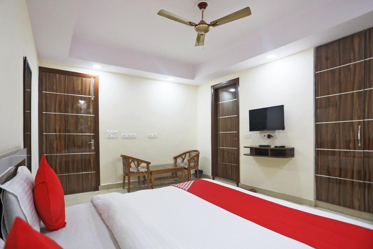 Hotel Rampal Palace Új-Delhi Kültér fotó