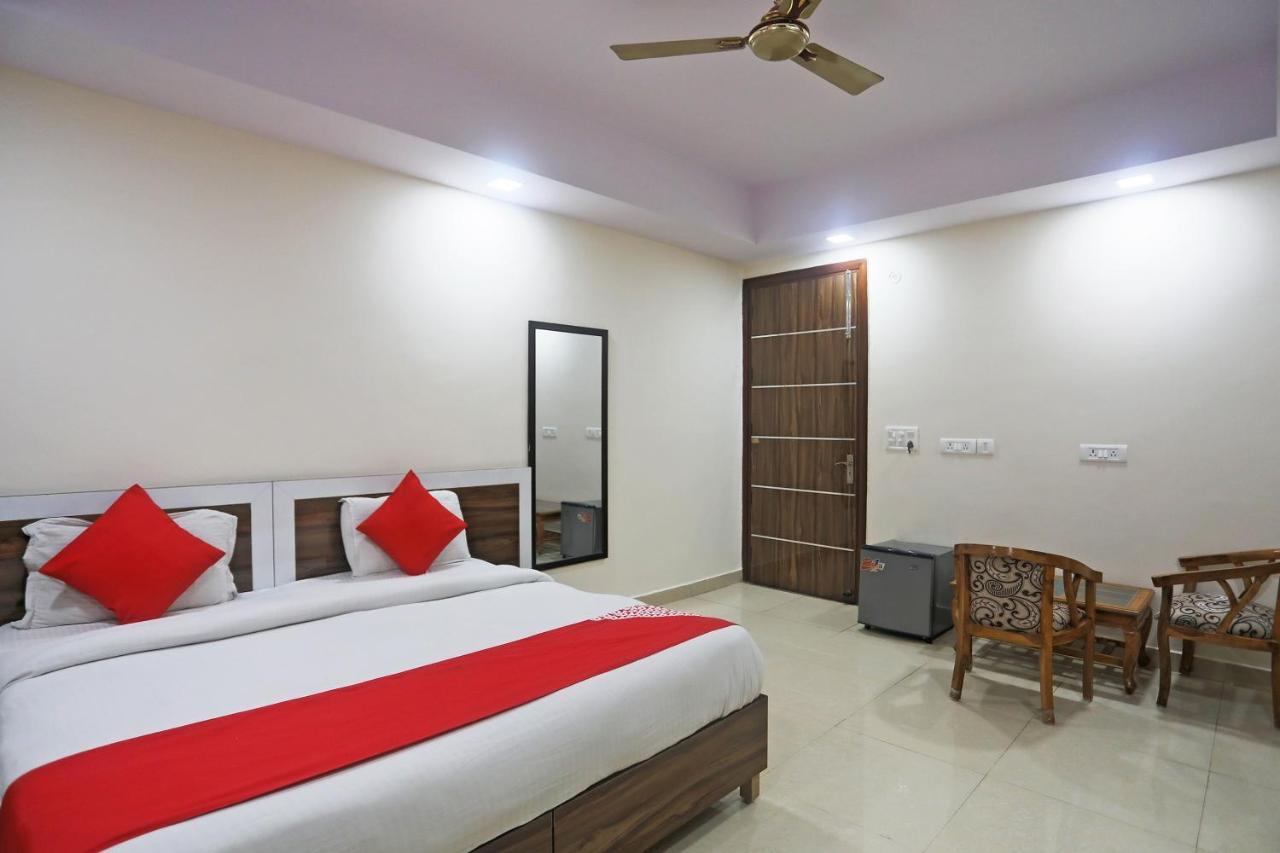 Hotel Rampal Palace Új-Delhi Kültér fotó