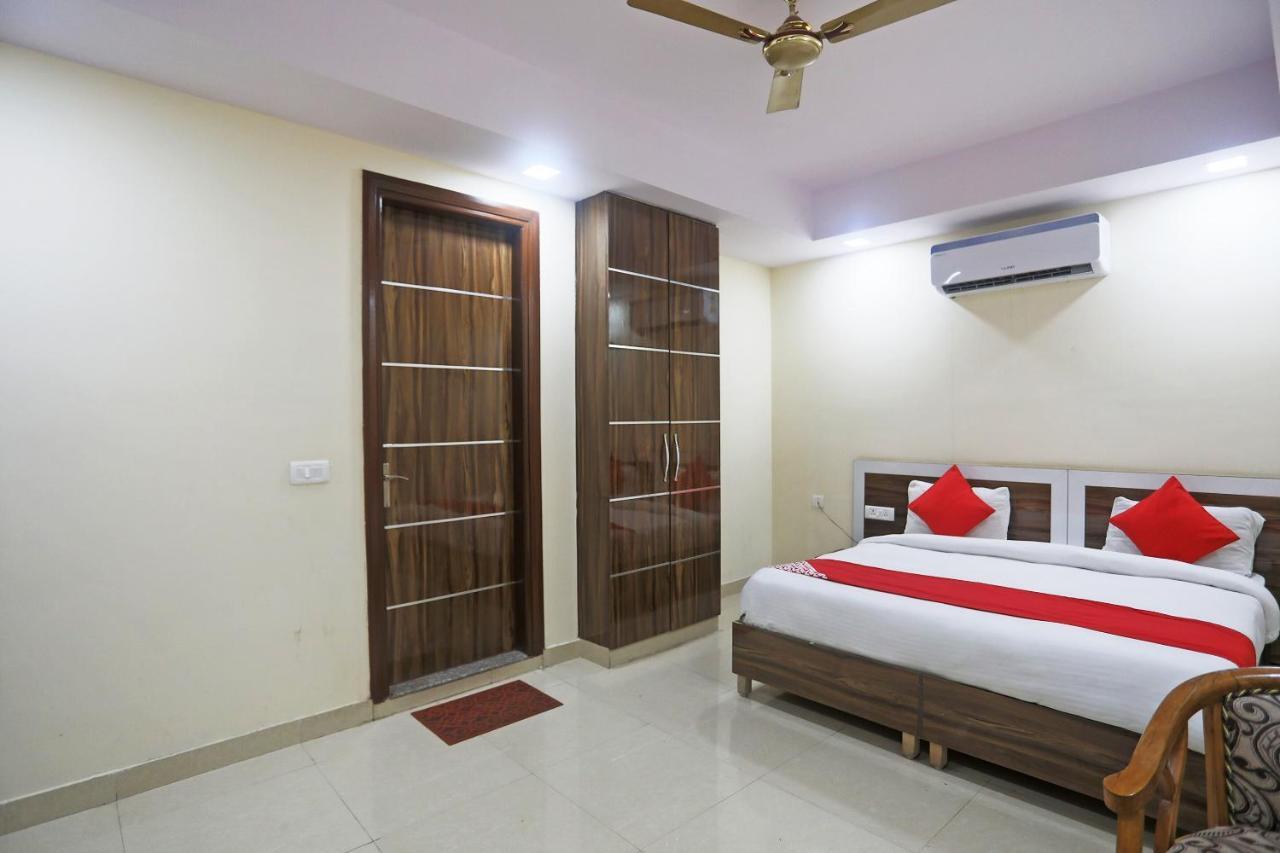 Hotel Rampal Palace Új-Delhi Kültér fotó