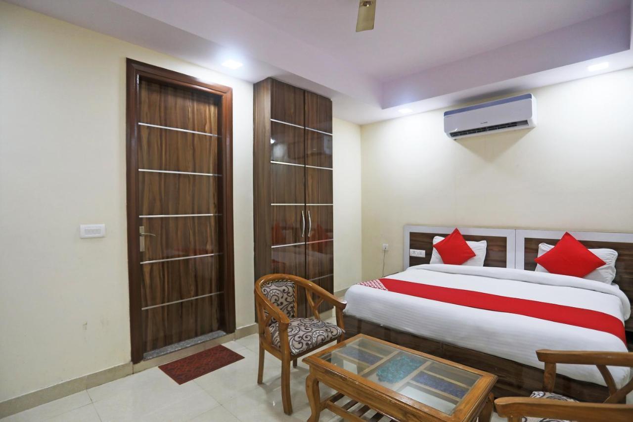 Hotel Rampal Palace Új-Delhi Kültér fotó