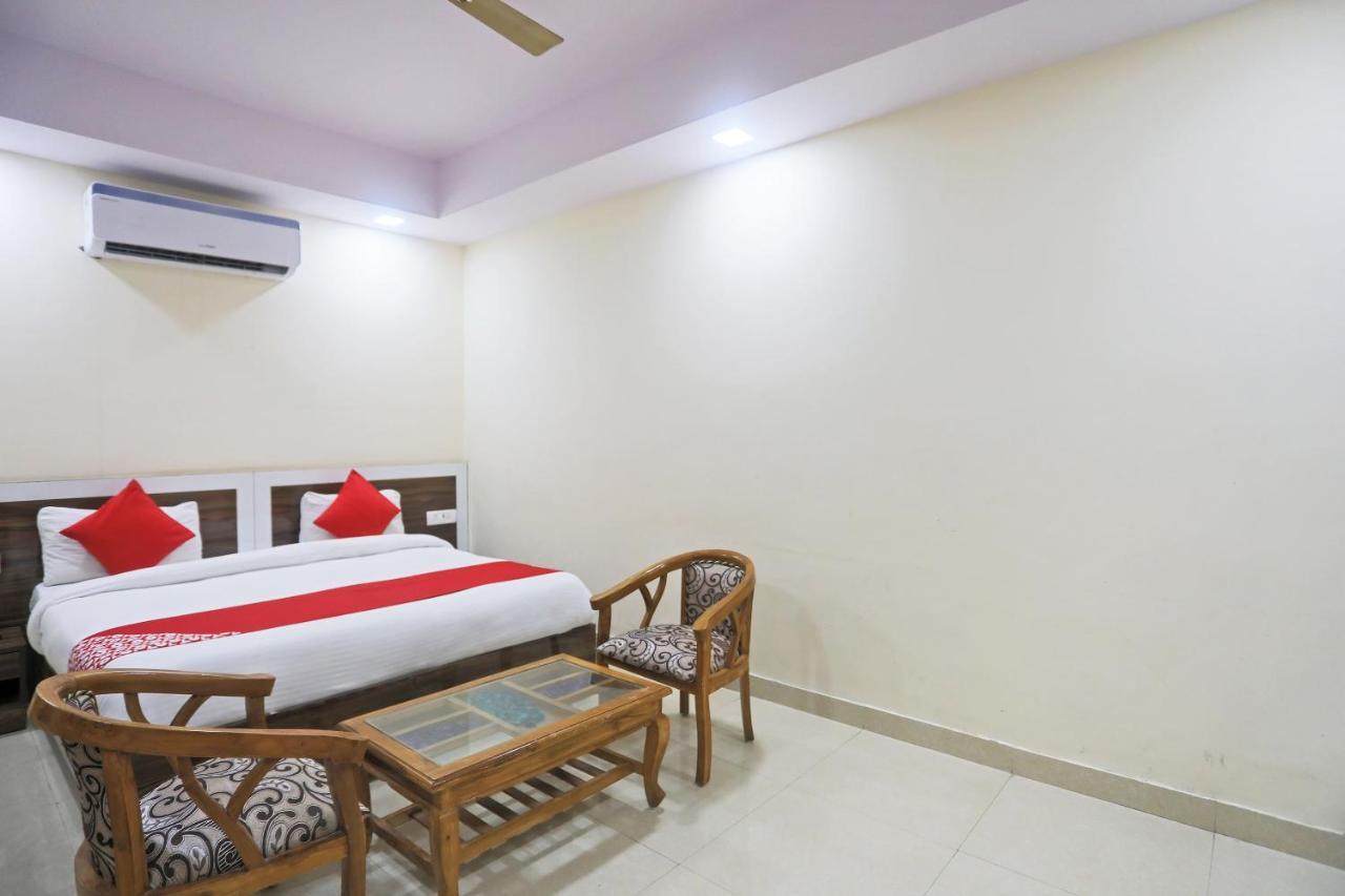 Hotel Rampal Palace Új-Delhi Kültér fotó