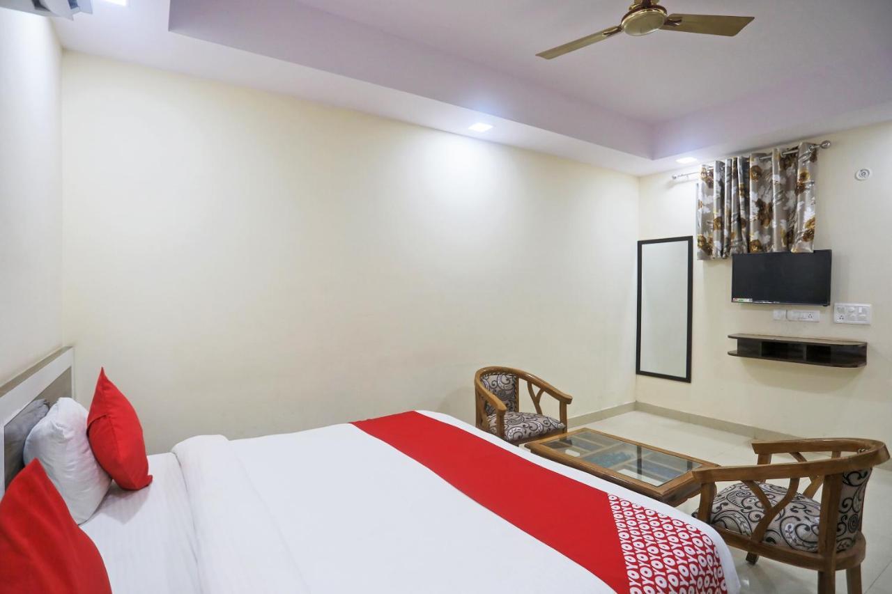 Hotel Rampal Palace Új-Delhi Kültér fotó