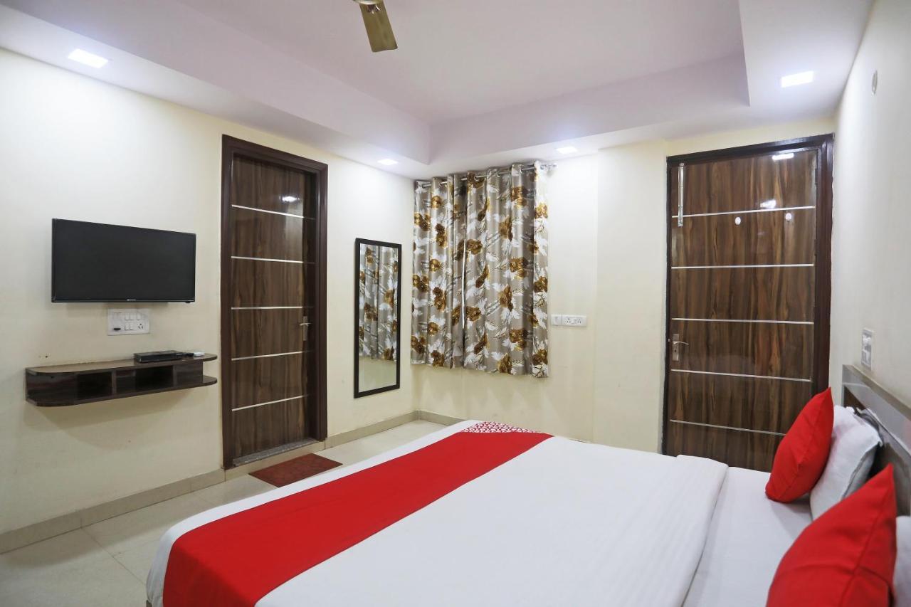 Hotel Rampal Palace Új-Delhi Kültér fotó