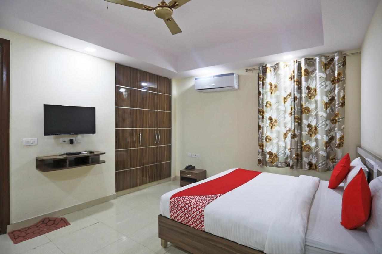 Hotel Rampal Palace Új-Delhi Kültér fotó
