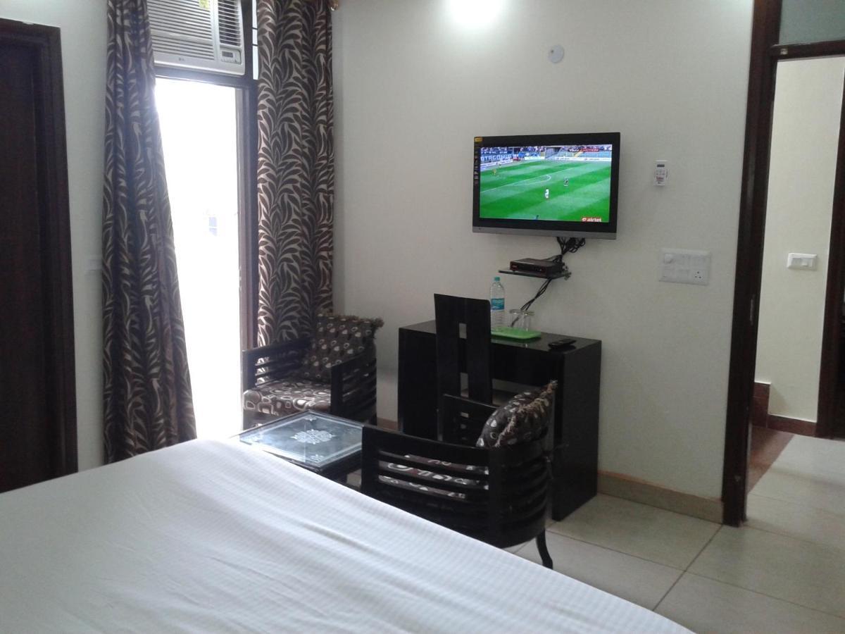 Hotel Rampal Palace Új-Delhi Kültér fotó